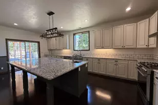 2950 Tenmile Valley Rd, Tenmile, OR 97481 - Photo 18