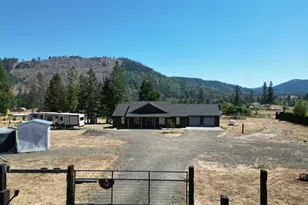 2950 Tenmile Valley Rd, Tenmile, OR 97481 - Photo 4