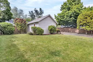 3947 SE Stark St, Portland, OR 97035 - Photo 22