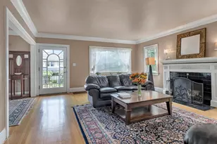 3947 SE Stark St, Portland, OR 97035 - Photo 4