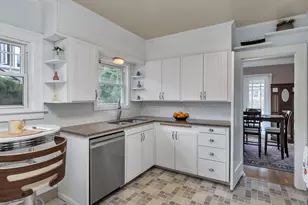 3947 SE Stark St, Portland, OR 97035 - Photo 8