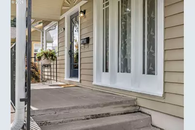 3947 SE Stark St, Portland, OR 97035 - Photo 2