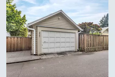 3947 SE Stark St, Portland, OR 97035 - Photo 24