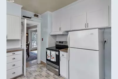 3947 SE Stark St, Portland, OR 97035 - Photo 10