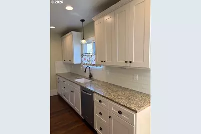 174 NE 4th Ave, Hillsboro, OR 97124 - Photo 16