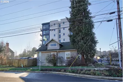 174 NE 4th Ave, Hillsboro, OR 97124 - Photo 4