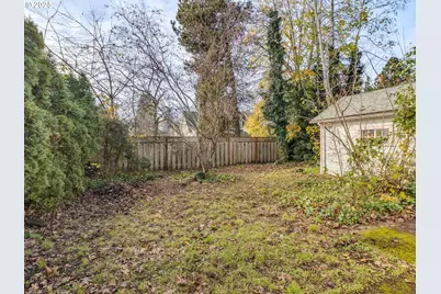 458 W Hayes St, Woodburn, OR 97071 - Photo 20