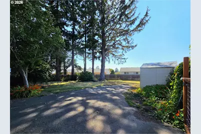417 Railroad St, Brookings, OR 97415 - Photo 28