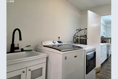 417 Railroad St, Brookings, OR 97415 - Photo 20
