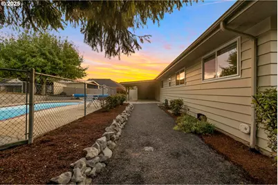 14300 SE King Rd, Happy Valley, OR 97086 - Photo 12