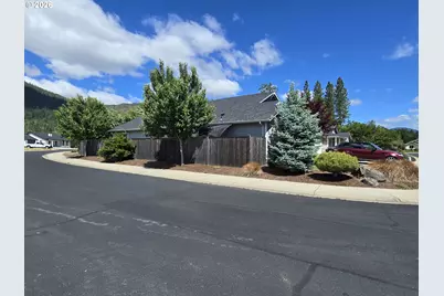 266 Retirement Ln, Cave Junction, OR 97523 - Photo 4