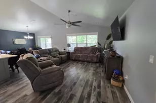 266 Retirement Ln, Cave Junction, OR 97523 - Photo 14