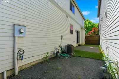 10837 SW Carinthia Cir, Wilsonville, OR 97070 - Photo 46