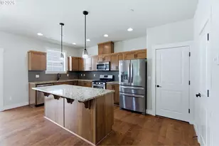 10837 SW Carinthia Cir, Wilsonville, OR 97070 - Photo 12