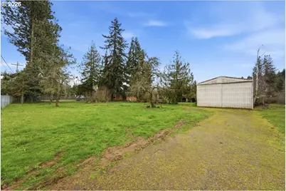 130 C St, Scotts Mills, OR 97375 - Photo 2