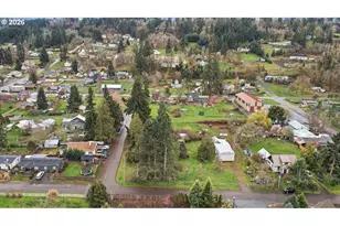 130 C St, Scotts Mills, OR 97375 - Photo 6