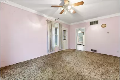 130 C St, Scotts Mills, OR 97375 - Photo 28