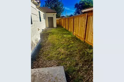 209 SE 90th Ave, Portland, OR 97216 - Photo 28
