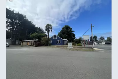 890 2nd St SE, Bandon, OR 97411 - Photo 36