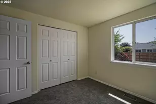 1033 E St, Independence, OR 97351 - Photo 20