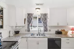 2295 Cedar St, Sweet Home, OR 97386 - Photo 12