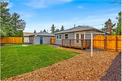 8730 NE Davis St, Portland, OR 97220 - Photo 32