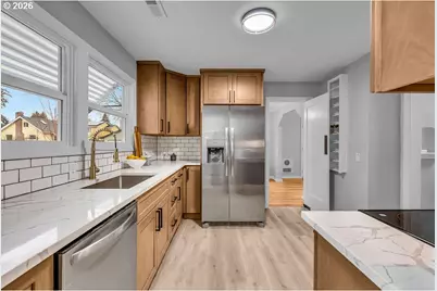 8730 NE Davis St, Portland, OR 97220 - Photo 6