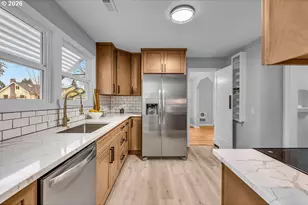 8730 NE Davis St, Portland, OR 97220 - Photo 6