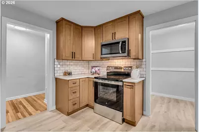 8730 NE Davis St, Portland, OR 97220 - Photo 8