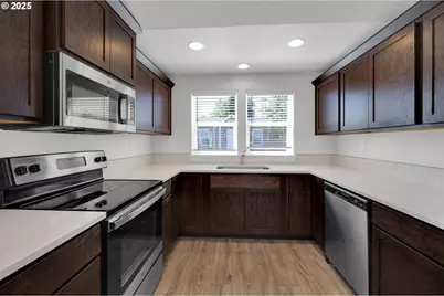 463 35th St, Springfield, OR 97478 - Photo 18