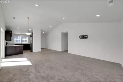 463 35th St, Springfield, OR 97478 - Photo 10