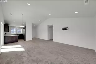 463 35th St, Springfield, OR 97478 - Photo 10