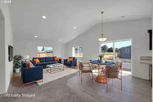 463 35th St, Springfield, OR 97478 - Photo 6