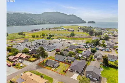 207 2nd St, Garibaldi, OR 97118 - Photo 22
