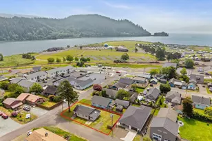 207 2nd St, Garibaldi, OR 97118 - Photo 22