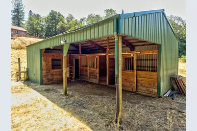 1030 Garden Grove Dr, Roseburg, OR 97471 - Photo 32