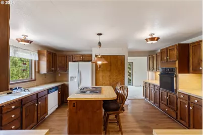 1030 Garden Grove Dr, Roseburg, OR 97471 - Photo 10