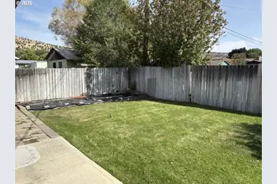 311 NW 3rd Ave, John Day, OR 97845 - Photo 12
