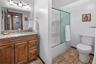 8825 SW Sorrento Rd, Beaverton, OR 97008 - Photo 22