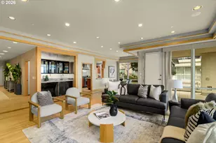 2020 SW Market St Dr, Portland, OR 97201 - Photo 4