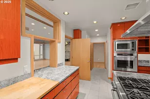 2020 SW Market St Dr, Portland, OR 97201 - Photo 16