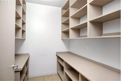 2020 SW Market Street Dr #102, Portland, OR 97201 - Photo 18