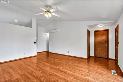 351 Elma Ct, Salem, OR 97301 - Photo 6