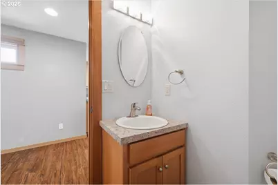 13032 Brookside Dr, Aurora, OR 97002 - Photo 10