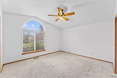 2931 Hollywood Dr NE, Salem, OR 97305 - Photo 16