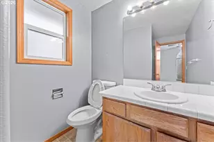 2931 Hollywood Dr NE, Salem, OR 97305 - Photo 18