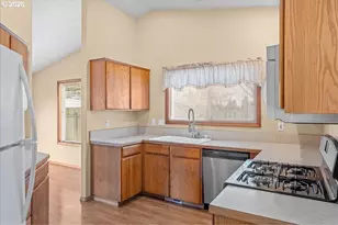 2931 Hollywood Dr NE, Salem, OR 97305 - Photo 12