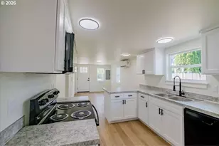 2404 10th St, Tillamook, OR 97141 - Photo 8
