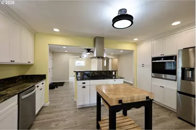 395 NE 10th St, Hermiston, OR 97838 - Photo 6