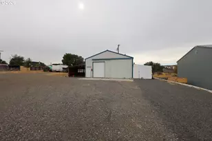 395 NE 10th St, Hermiston, OR 97838 - Photo 26